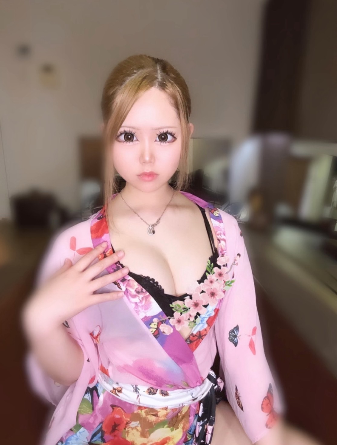 黒咲（くろさき） らら